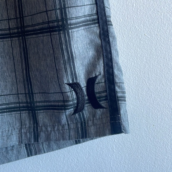 Grey Hurley Board Shorts Size 33 (XL) - Picture 2 of 6